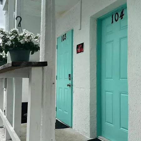 203 Miami Shared Rooms For Men Central Comfortable, Affordable-3